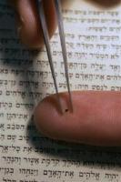 Bible inscribed on a grain of sand-silicon nanoparticle, Technion